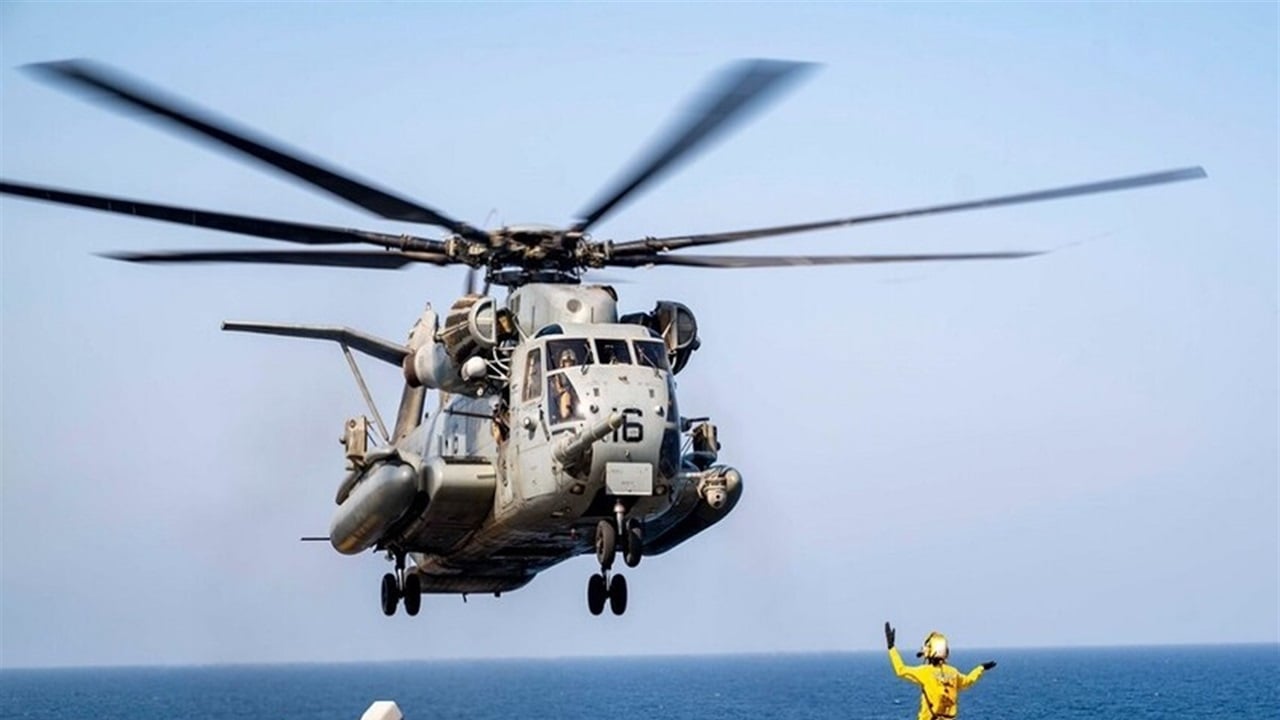 البحرية الأمريكية تعلن اعتراض سفينة إيرانية كانت متجهة إلى إيران