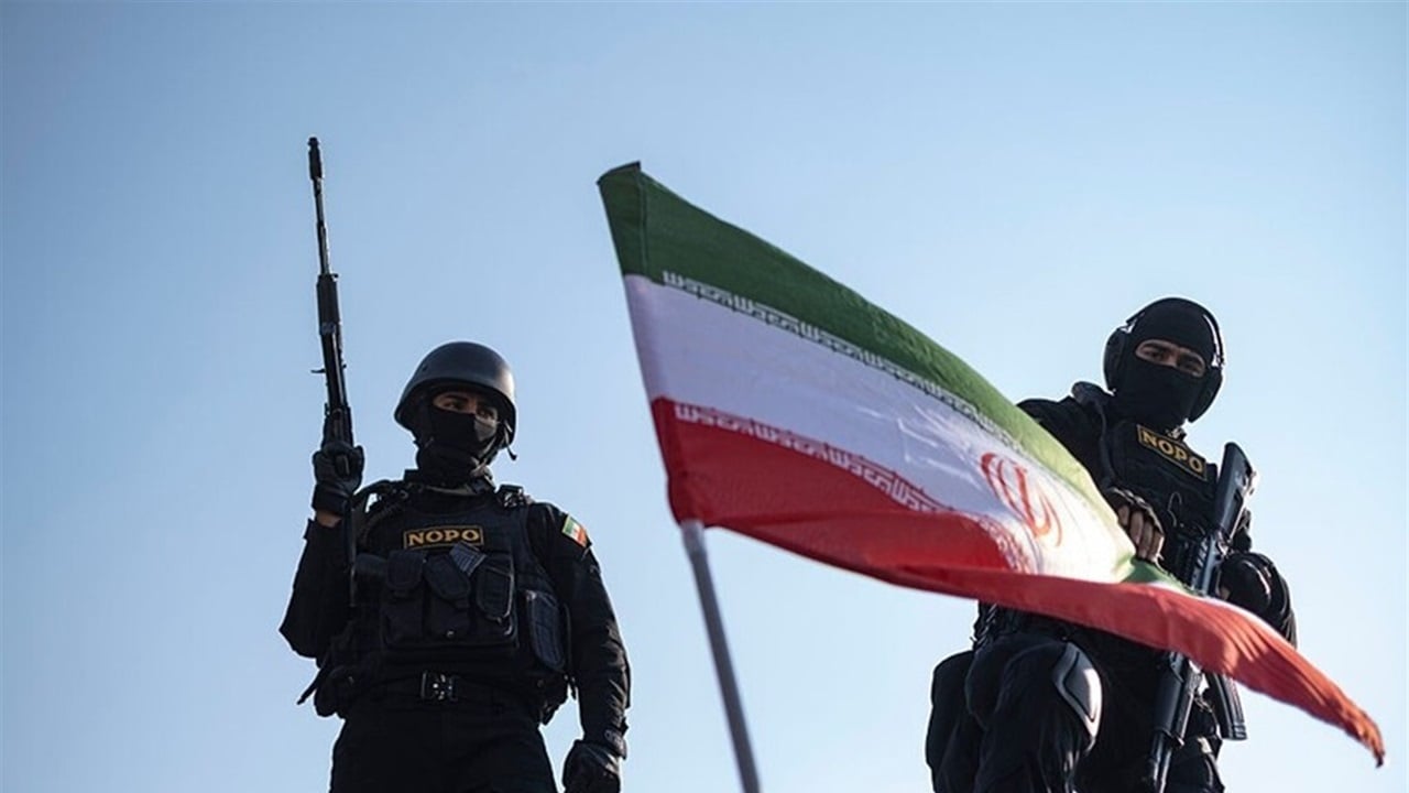 سماع أصوات دفاعات جوية غربي إيران