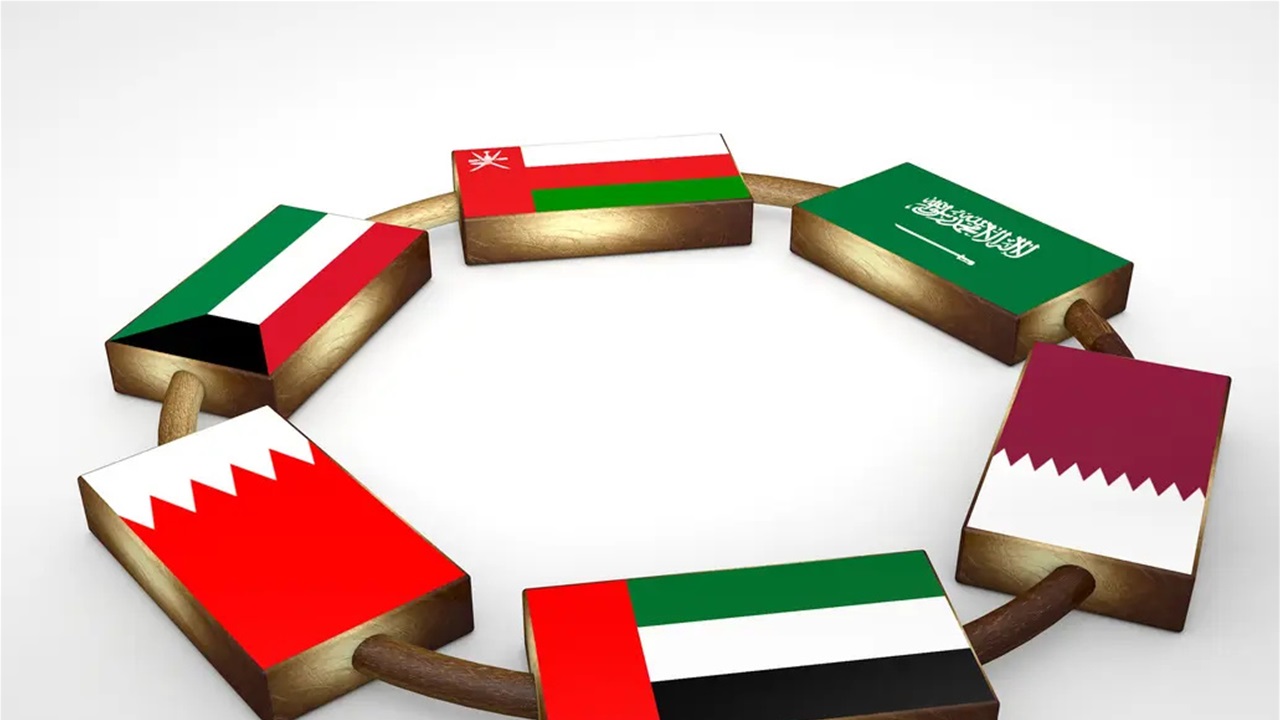 قمة خليجية تناقش أزمة مضيق هرمز وأمن الطاقة في السعودية 