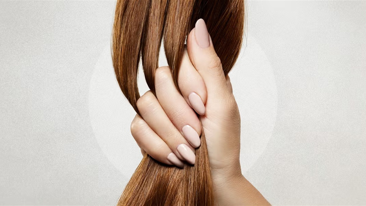 كيف تعتنين بشعرك بخطوات سهلة وفعالة؟