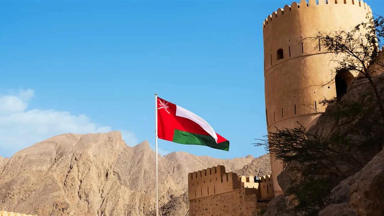 عُمان تعلن إصابة وافدين اثنين باستهداف ولاية بخاء