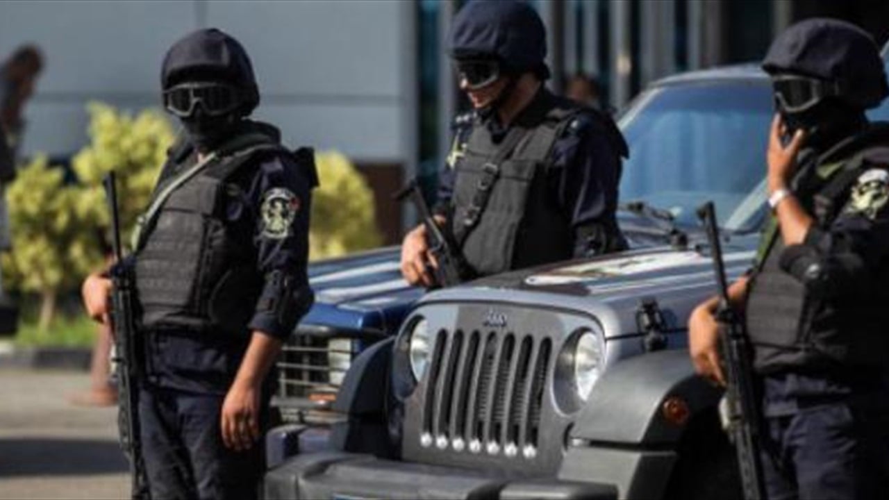 في مصر.. اعتقال رجل أعمال هارب من 700 سنة سجن