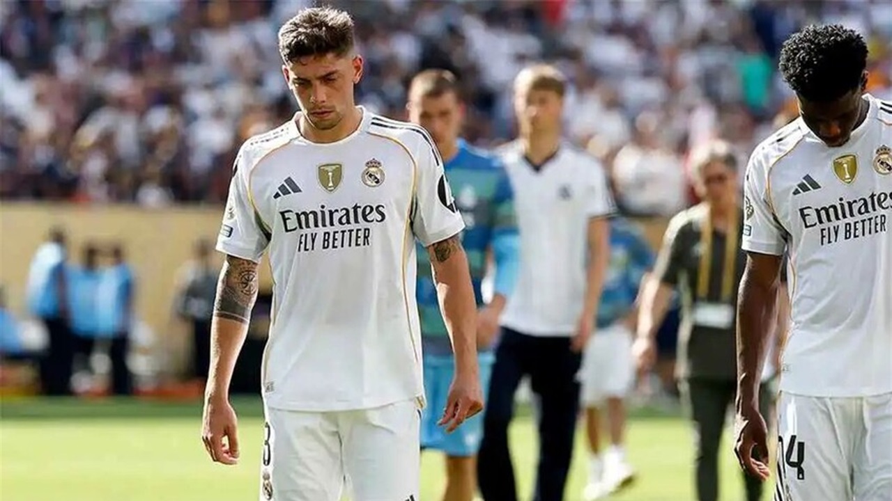 تشواميني مهدد بالرحيل عن ريال مدريد بعد أزمة غرفة الملابس