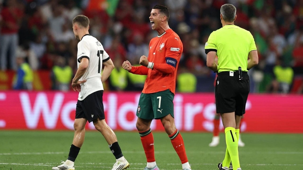 مجرد رقم.. تعليق من مدرب البرتغال على عمر رونالدو 