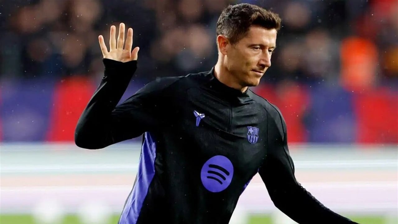 ليفاندوفسكي يعلن رسميا رحيله عن برشلونة