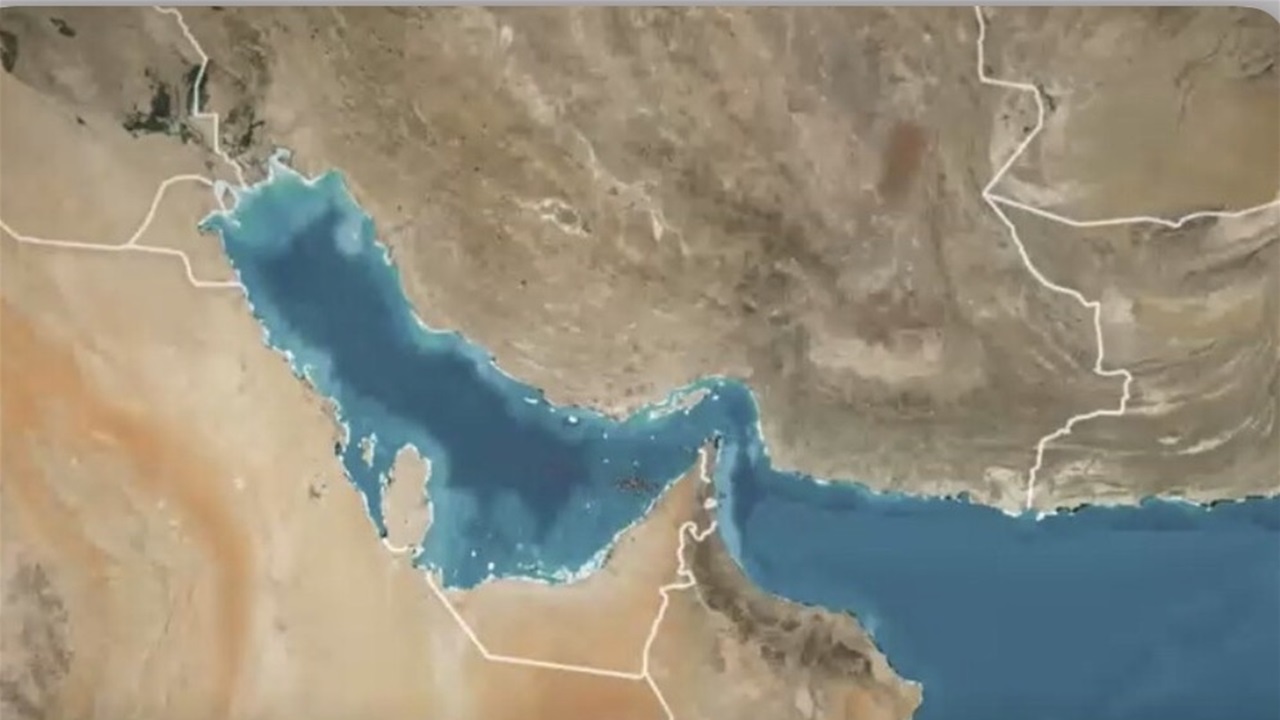 150 الف دولار مقابل عبور مضيق هرمز
