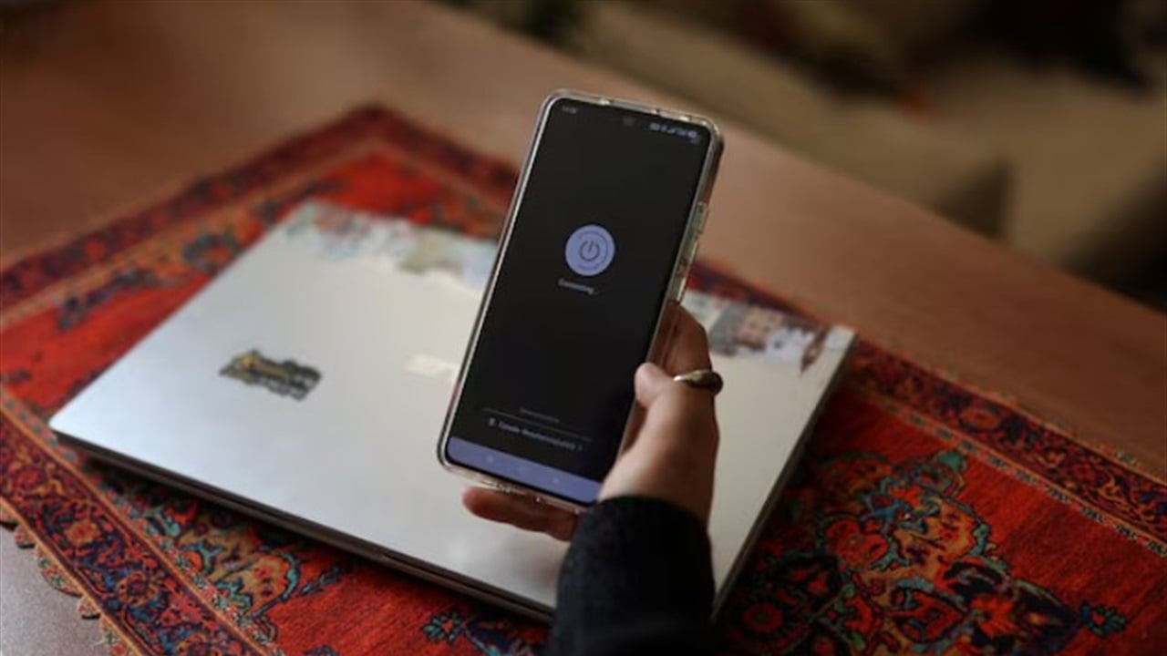 إعادة الاتصال الكامل بالإنترنت الدولي في إيران