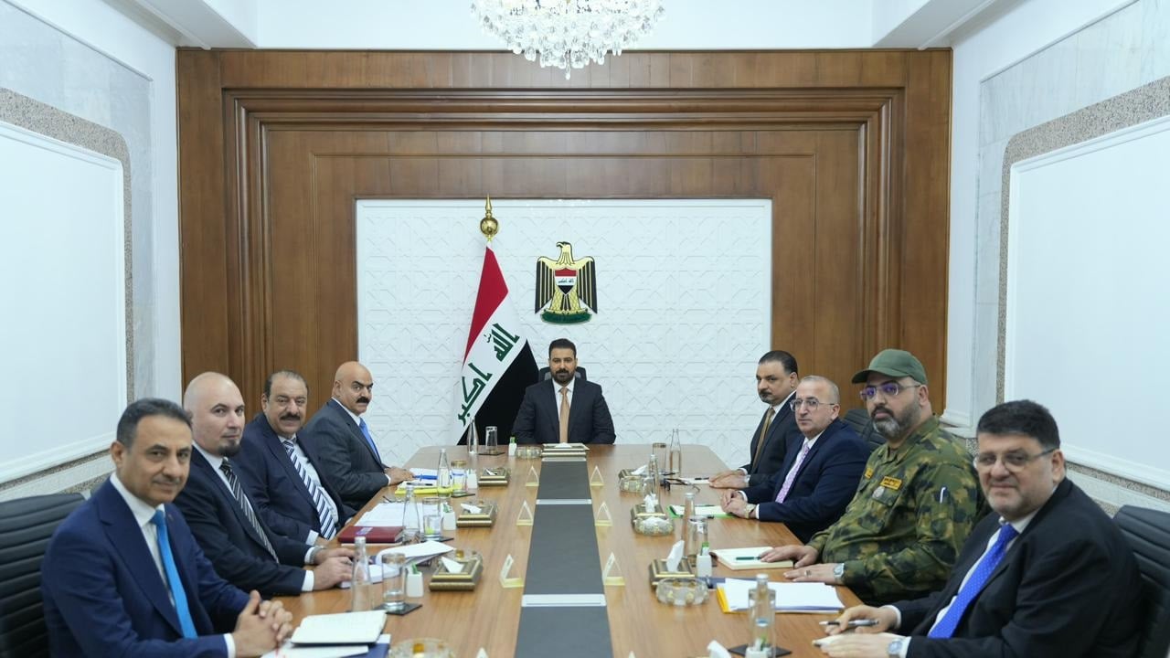 توجيه حكومي باستئناف العمل في المشاريع المعلقة والمتوقفة