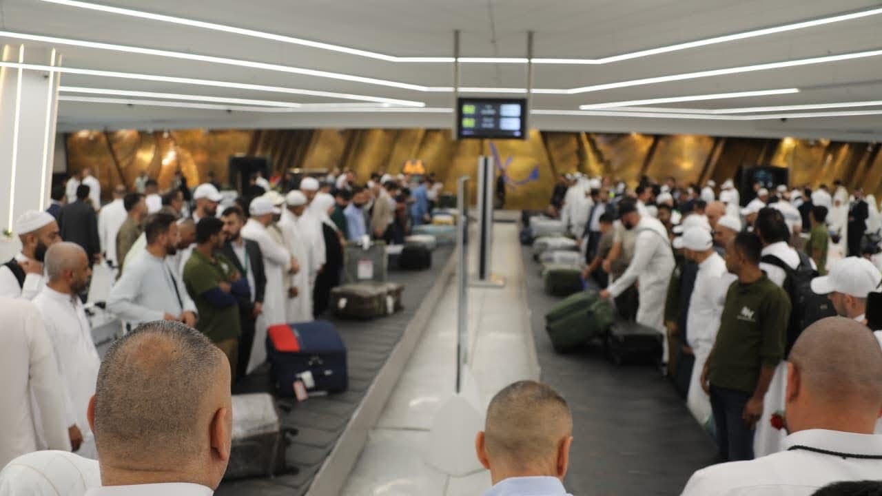 وصول أول رحلات تفويج الحجاج الى مطار بغداد