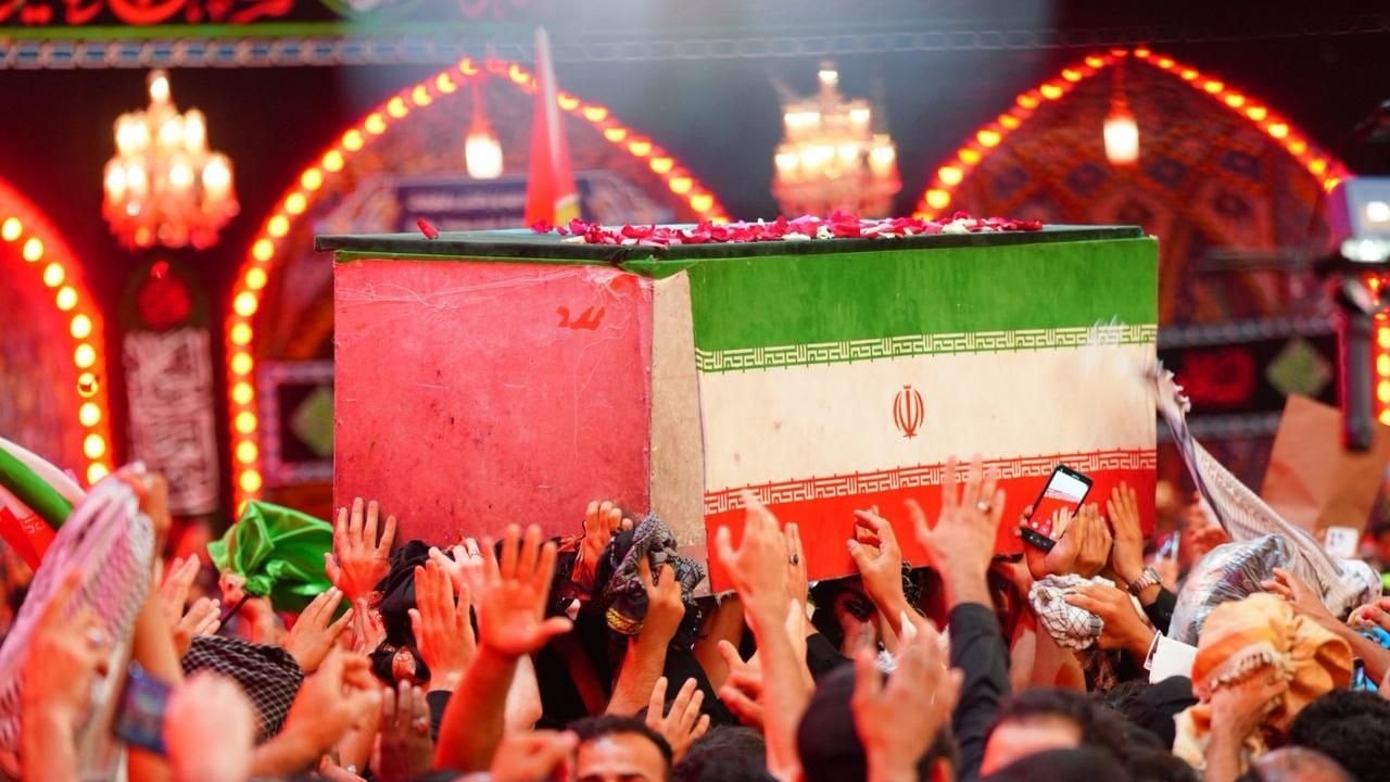 Irak’ta Hamaney için düzenlenen cenaze törenine 10 milyon kişi katıldı.