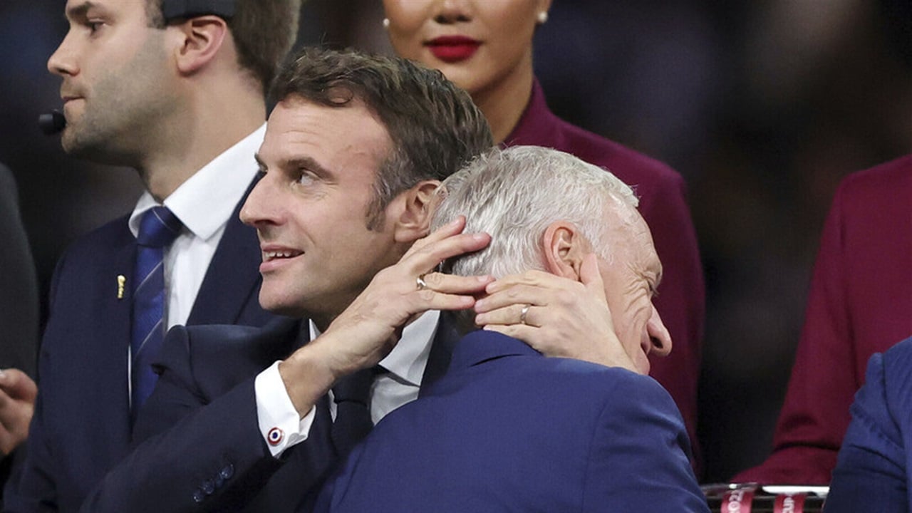 ماكرون يوجه رسالة إلى منتخب فرنسا