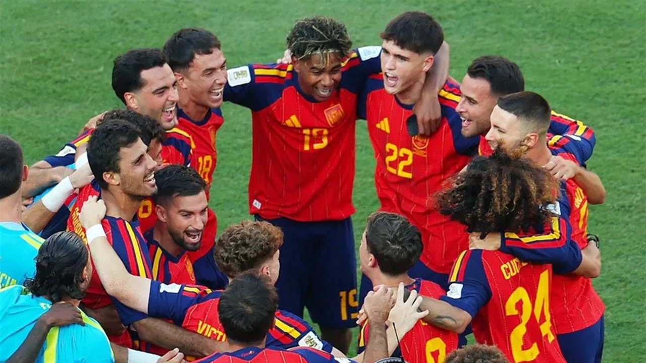 نجل مدرب إسبانيا يكشف كواليس ليلة التتويج بكأس العالم