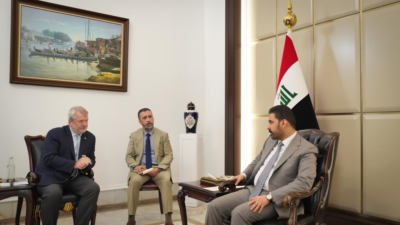 Irak Başbakanı Ali ez-Zeydi, BM temsilcisi Hawkins ile ekonomik