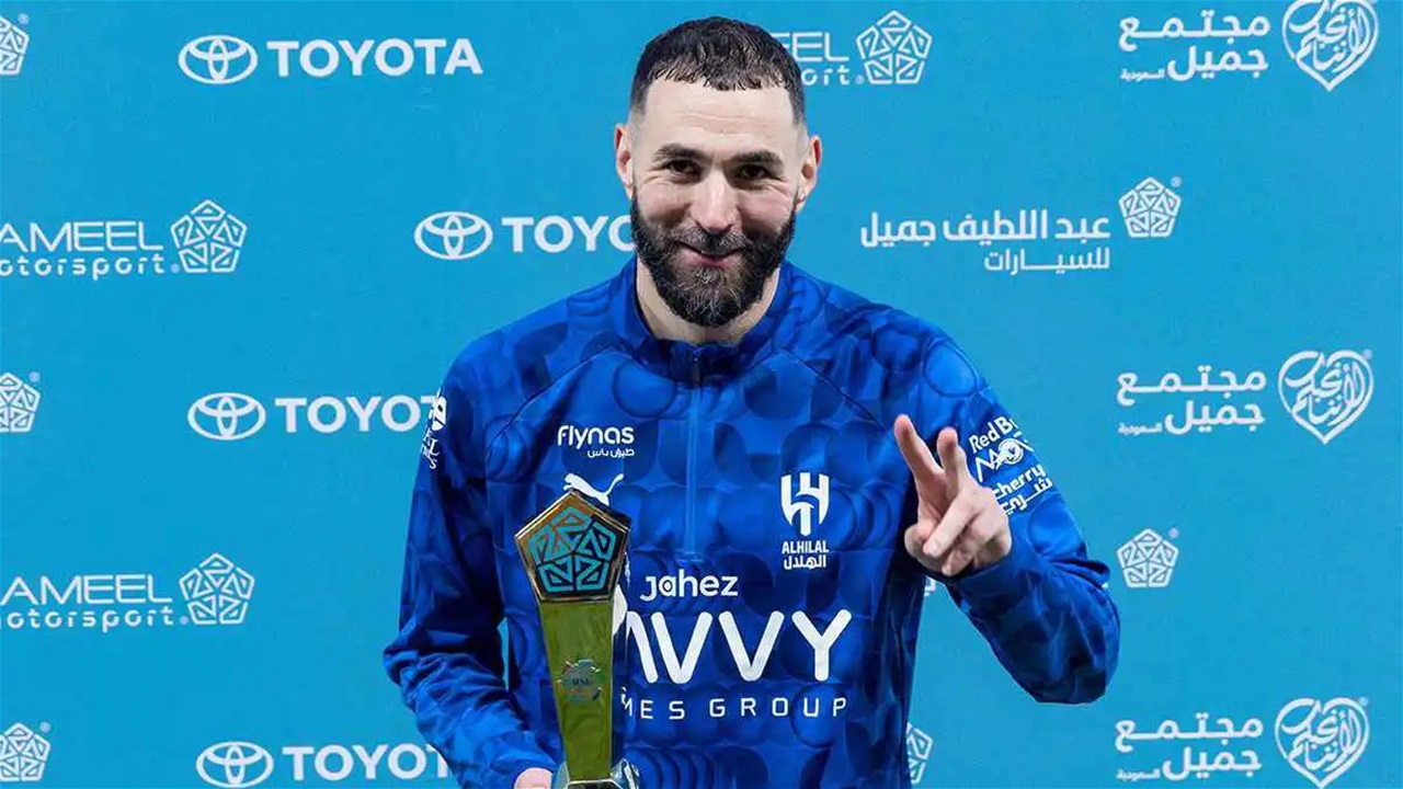 Benjima, El-Hilal ile devam edeceğini açıkladı