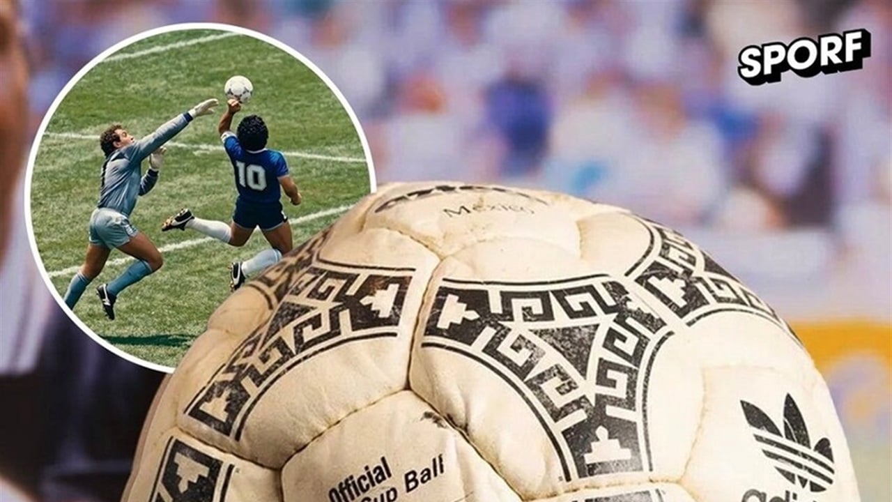 بـ 3.4 مليون دولار.. بيع كرة هدف مارادونا بـ"اليد"