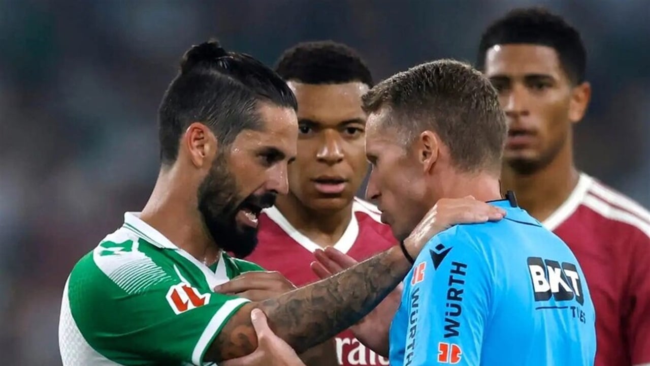 بعد الخسارة.. قناة ريال مدريد تشن هجوما لاذعا على التحكيم