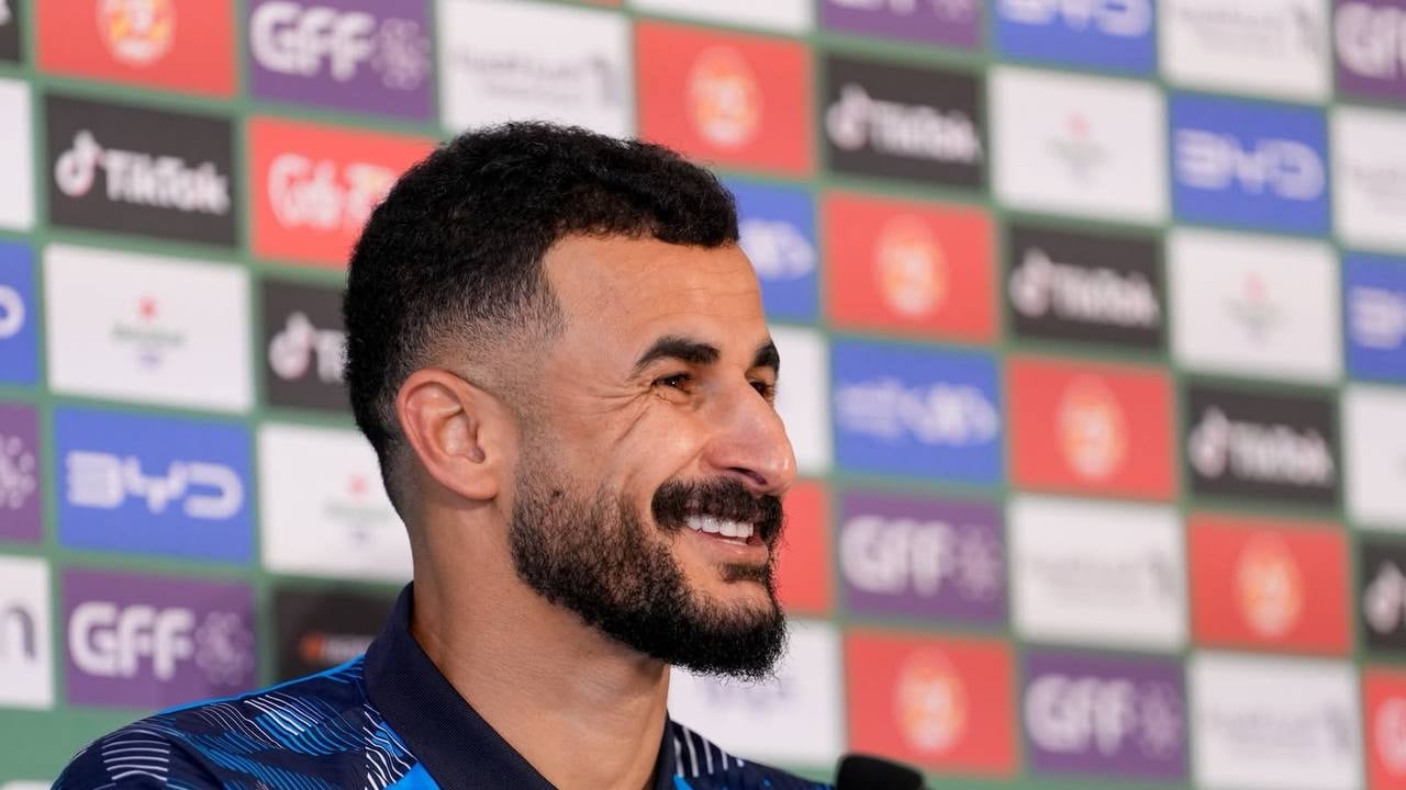 ايمن حسين: جاهزون لمباراة الغد