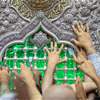 صور توثق الأجواء داخل ضريح الإمام الحسين في كربلاء