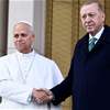 اردوغان يستقبل بابا الفاتيكان في تركيا بأنشودة "طلع البدر علينا"