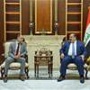 السامرائي والسفير البريطاني يؤكدان أهمية تطوير الشراكة بين العراق والمملكة المتحدة