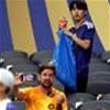"افعلوها في منازلكم أيضاً".. اليابانيات يهاجمن نفاق رجالهن بعد تنظيف الملاعب