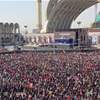الايرانيون يلقون النظرة الأخيرة على جثمان السيد الخامنئي في مصلى الخميني