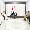 رئيس الوزراء يبحث مع رئيس الاستخبارات السعودي تعزيز التعاون الأمني