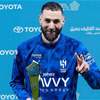 بنزيما يخرج عن صمته ويحسم موقف استمراره مع الهلال 
