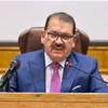 رئيس الوزراء يكلف وزير التربية بإنهاء وجود المدارس الطينية في العراق