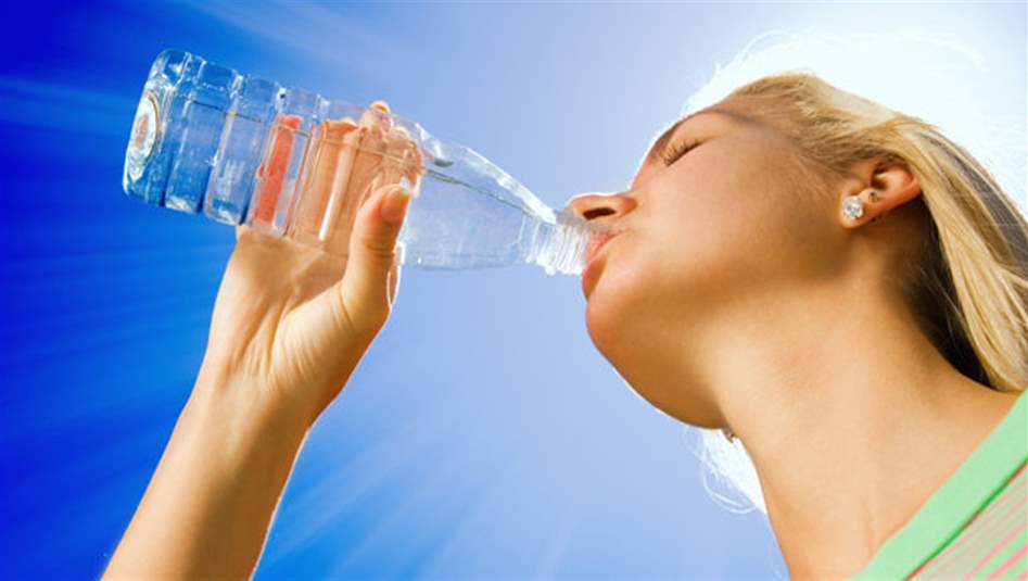  6 طرق مبتكرة تشجعك على شرب المياه والحفاظ على صحتك