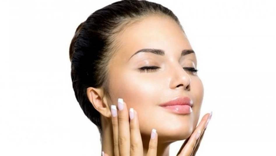 خلطات طبيعية تساعدكِ على إزالة شعر الوجه... جرّبيها!