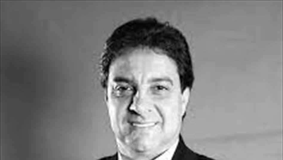 امانة بغداد تزيل نصب الراحل احمد راضي لانه لا يتناسب مع مكانته 