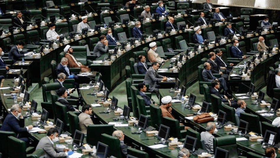 &quot;إصابات بالجملة&quot;.. كورونا يغزو البرلمان الإيراني