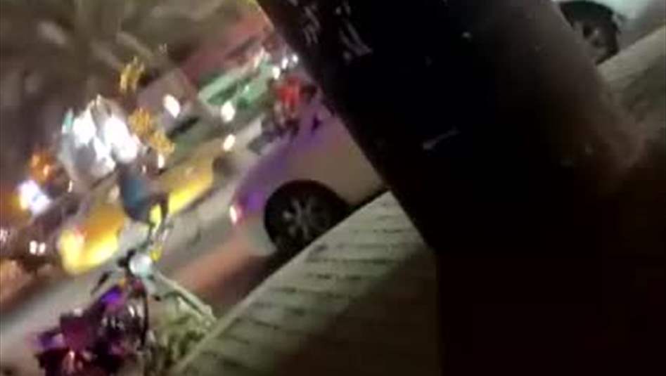 بالفيديو.. اعتداء على رجل أمن في كربلاء
