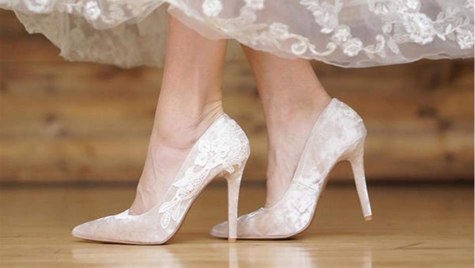 طرق اختيار أحذية الزفاف: تمنحكِ إطلالة غير عادية في يومكِ الكبير