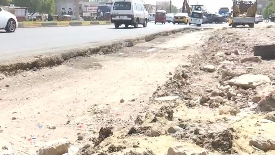 لاسباب مجهولة .. العمل متوقف في تأهيل طريق مدخل منطقة الزعفرانية