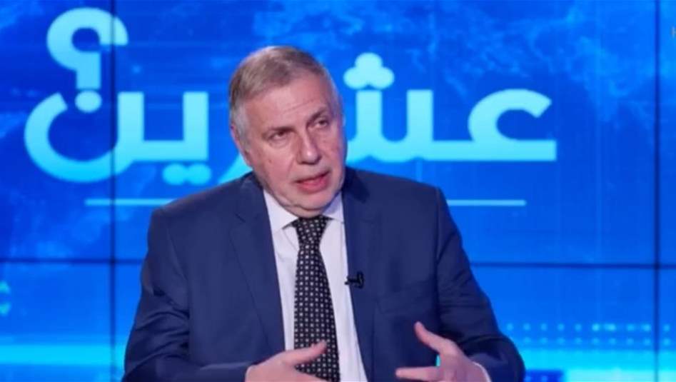 سياسي عراقي يحذر من انهيار اقتصادي ويطرح شروطاً لضبط أسعار الدولار