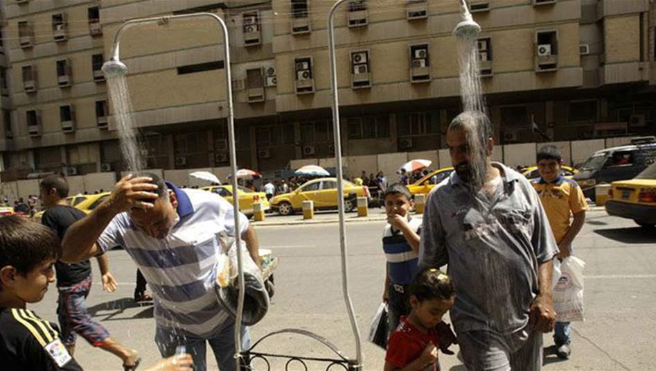 طقس "ساخن".. ثلاث محافظات تُسجل 45 درجة غداً والبصرة 46