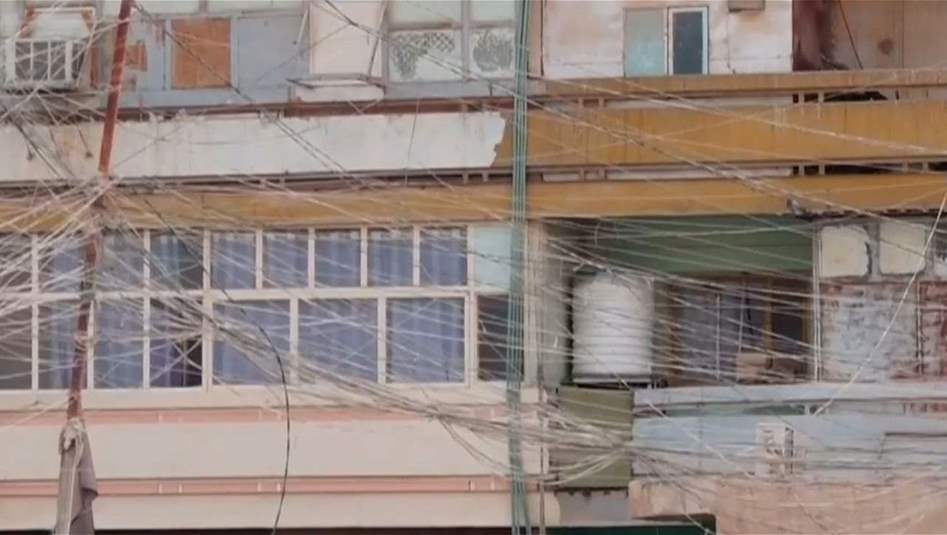 المباني السكنية بحي الايمان تعاني من اهمال الجهات المعنية 