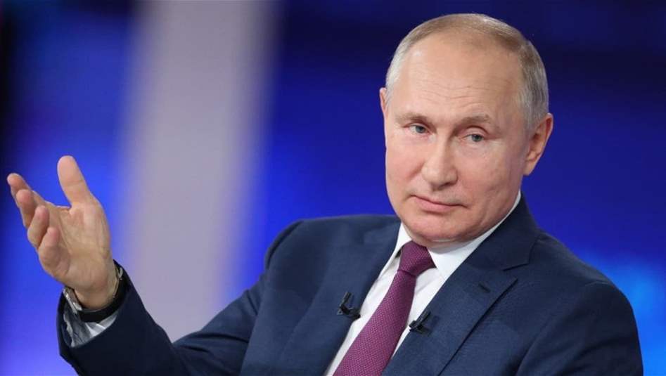 بوتين يكشف سبب نجاة مرافقي رئيسي في المروحيتين الاخريين