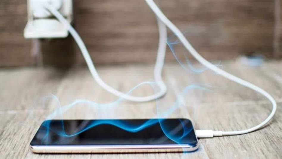 مع ارتفاع الحرارة.. 6 نصائح للحفاظ على الهاتف من التوقف