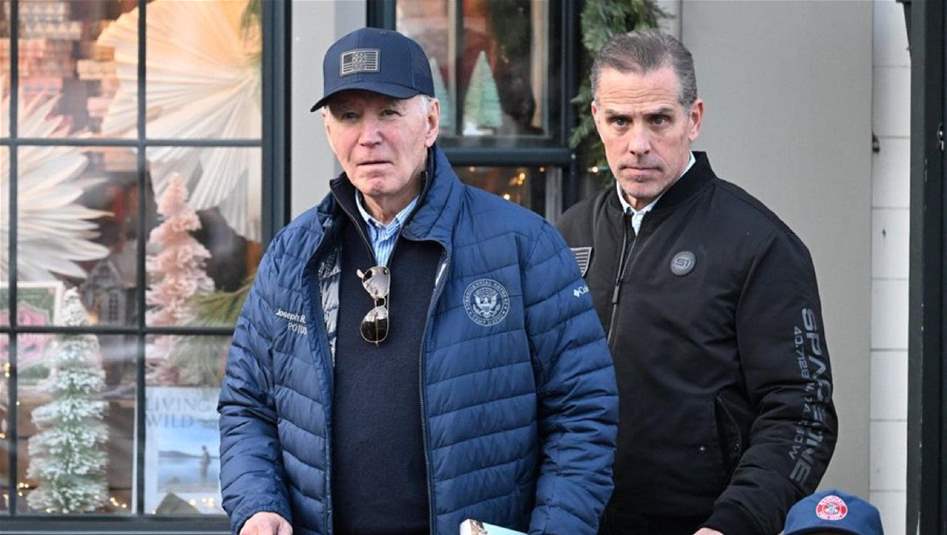 مناهضا لـ"إسرائيل".. ما قصة الكتاب الذي حمله الرئيس الأمريكي بايدن؟