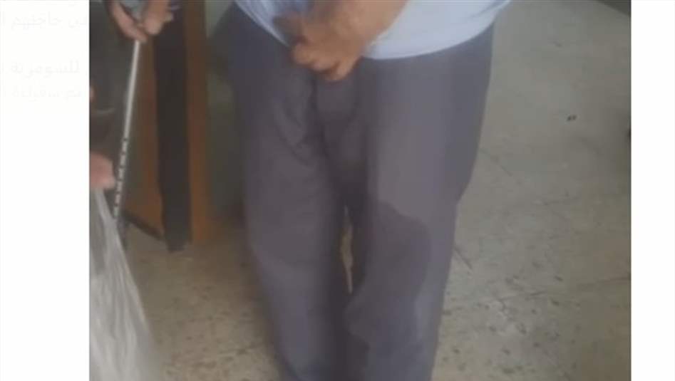 رجل مسن &quot;يتبوّل&quot; على نفسه والتهمة ضد مديرة فرع لمصرف الرشيد.. ما القصة؟ (فيديو)