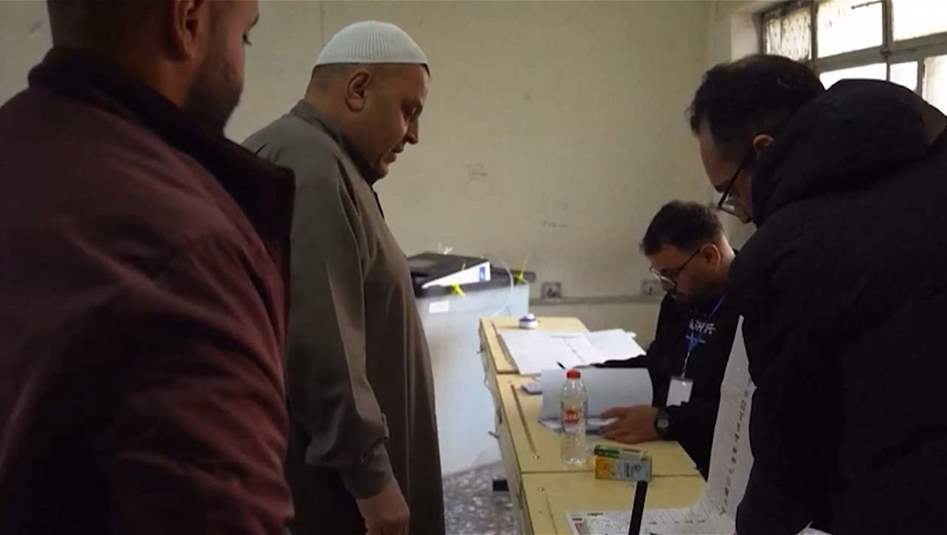الانتخابات المقبلة في العراق: صراع بين المشاركة الشعبية والسيطرة الحزبية 