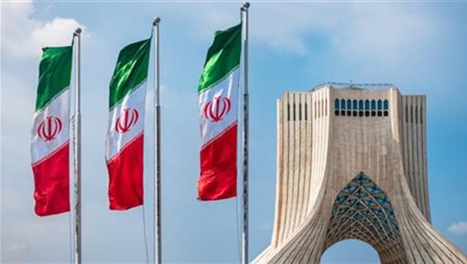 شاهد بالفيديو.. التلفزيون الإيراني بعد القصف
