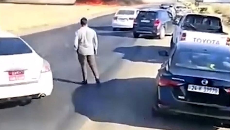 اللحظات الاولى لاحتراق صهريج بعد انقلابه على طريق دهوك - دوميز