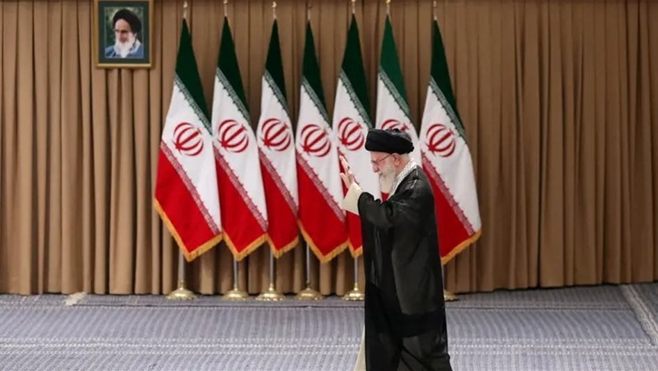 حزب الله يذكّر ترامب &quot;بمكانة المرشد الأعلى&quot; بعد تهديده: مئات الملايين حوله