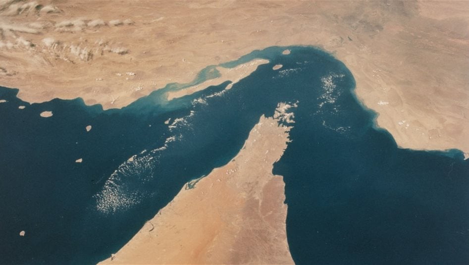 مضيق هرمز.. هل يتحول العراق لـ&quot;موظف مطرود آخر الشهر&quot; أم يدفع 12% من الرواتب فقط؟