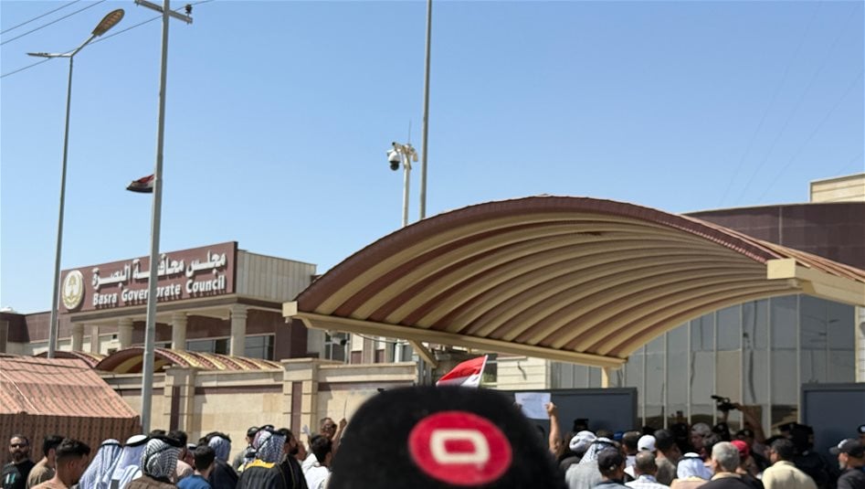 تظاهرة حاشدة في البصرة بعنوان "انقذوا أبي الخصيب" (صور)