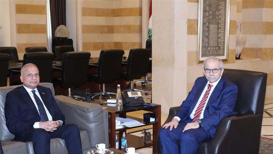 الحسيني يبحث مع الرئيس اللبناني العلاقات الثنائية وسبل تعزيزها